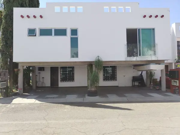 Casa en venta en Altus Bosques, Tlajomulco de Zúñiga — foto 2 de 29