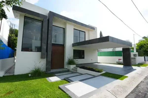 Venta de casa en Lomas de Cocoyoc, Morelos. Con alberca y jacuzzi
