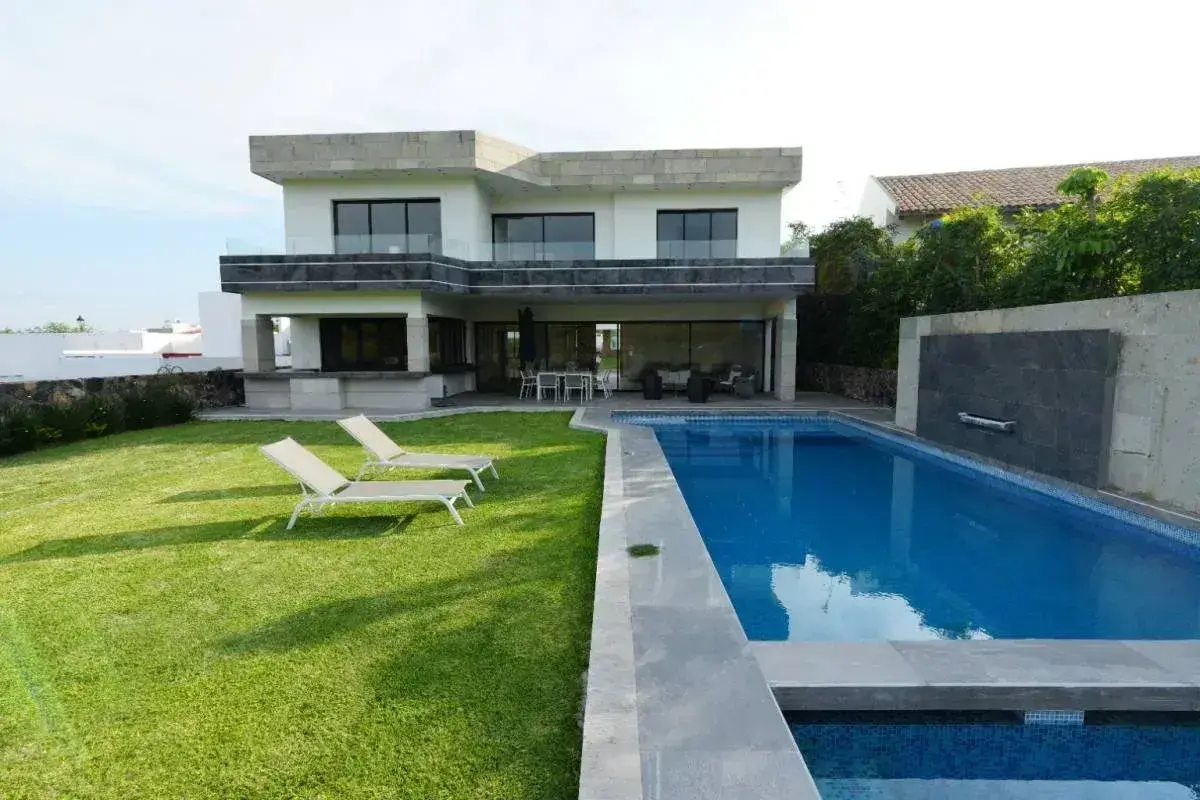 Casa en venta en Lomas de Cocoyoc, Atlatlahucan — foto 1 de 18