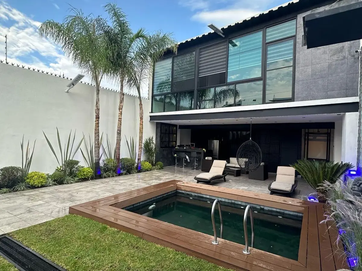 Casa en venta en Ocotepec, Cuernavaca — foto 1 de 9