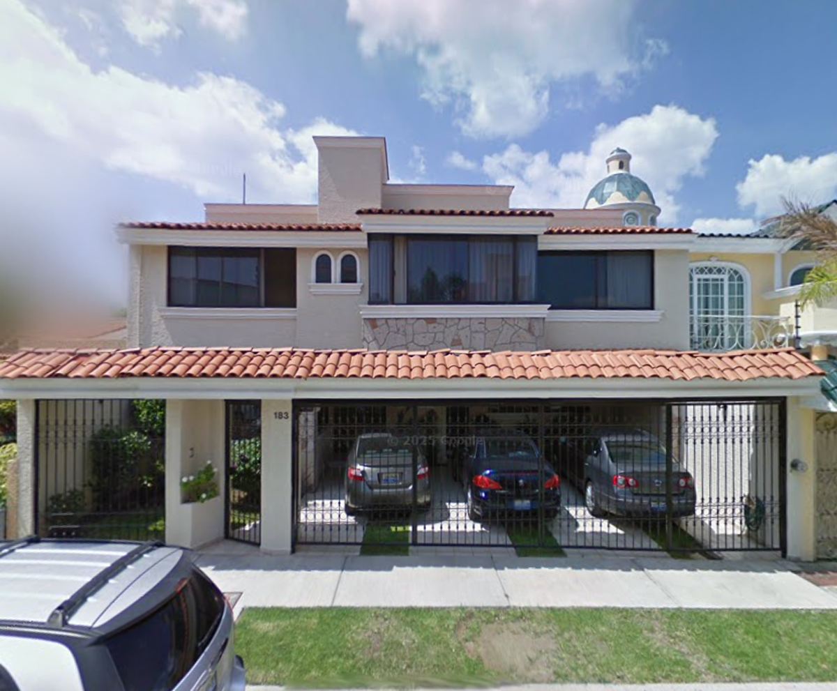 Casa en venta en Bugambilias, Zapopan — foto 1 de 12