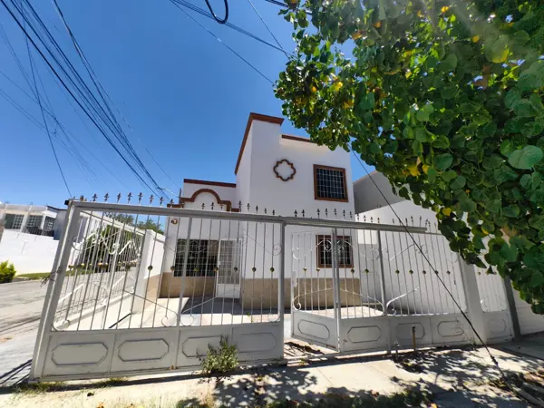 No Se Comparte - Casa en Venta – Col. Roma (esquina) - Solo Contado - No Se Comparte
