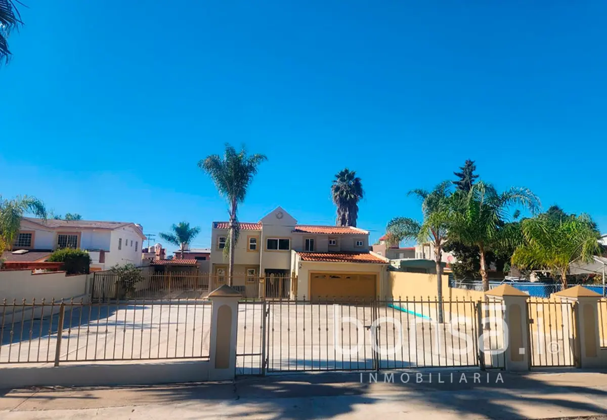 Edificio en renta en Valle Dorado, Ensenada — foto 1 de 32