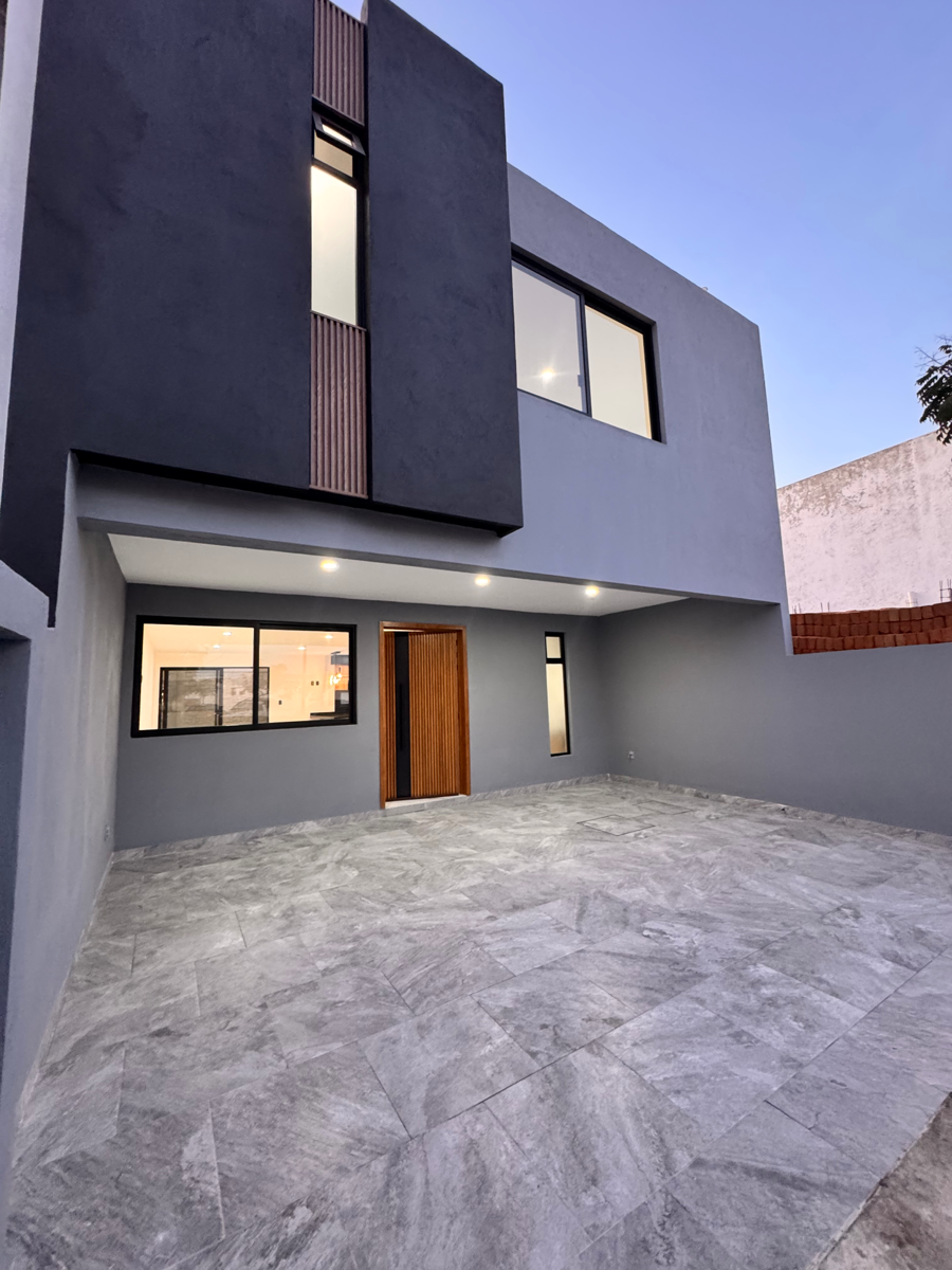 Casa en venta en Mayorca Residencial, León — foto 1 de 28