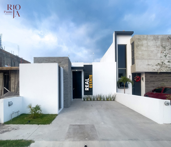 Casa en Punto Rioja, Colima, Colima
