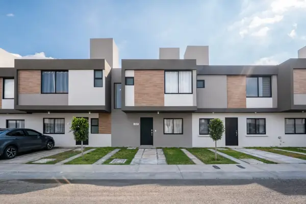 Casa en venta, dentro de un condominio muy bien ubicado en el Querétaro moderno.