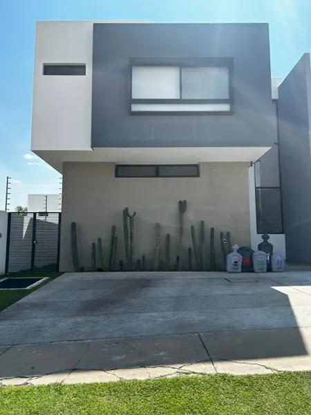 Casa en Venta en Valle Imperial, Zapopan, con 3 Recámaras y Jardín