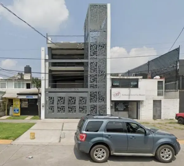 EXCELENTE, NUEVO,  INMEJORABLE UBICACIÓN, EN EL CUADRO DE SANTA MÓNICA, A UNOS PASOS DEL PERIFÉRICO.