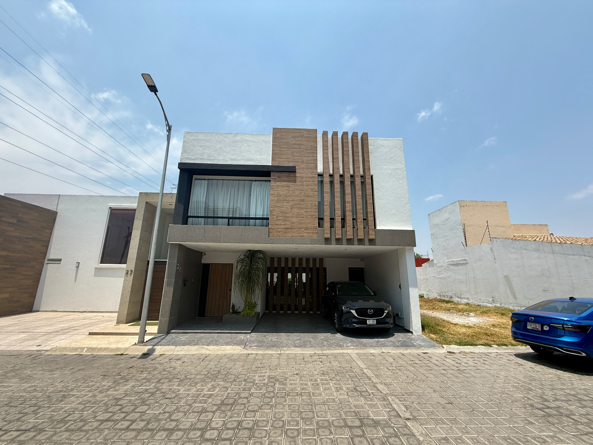 Casa en venta en San Francisco Acatepec, San Andrés Cholula — foto 1 de 82