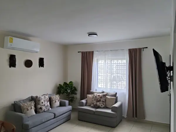"CASA MOY" -  Excelente casa completa y amueblada en RENTA A LARGO PLAZO