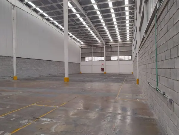 SE RENTA BODEGA EN AV 5 DE FEBRERO QUERÉTARO