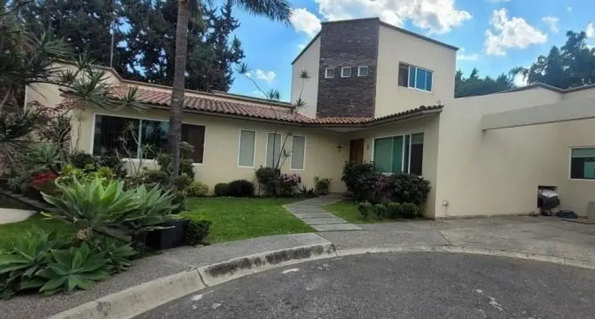 Casa en venta en Lomas de Cortes, Cuernavaca — foto 1 de 13
