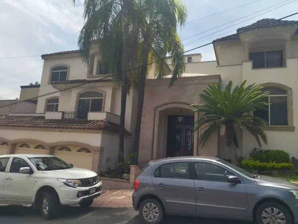 Casa en Venta en Las Cumbres, Monterrey, Nuevo León 1