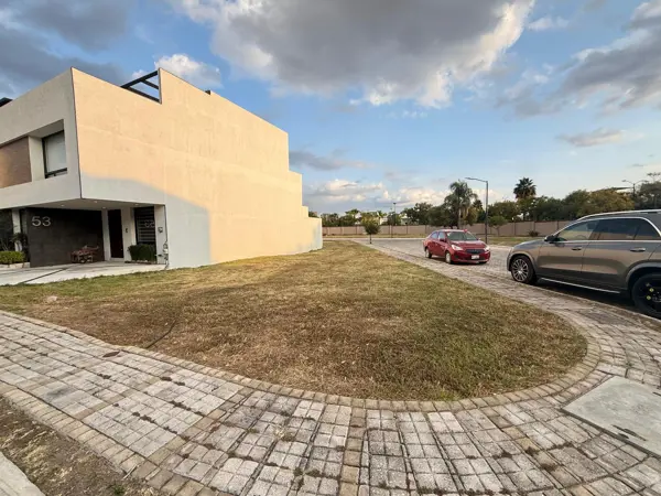 Terreno en Venta en Esquina Lomas de Angelópolis III Cascatta