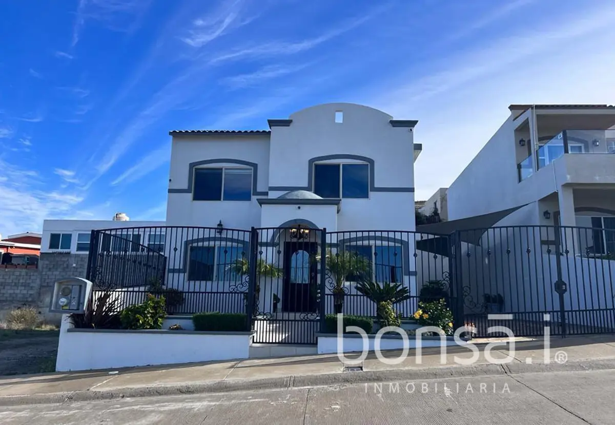 Casa en venta en Colinas del Sauzal, Ensenada — foto 1 de 19