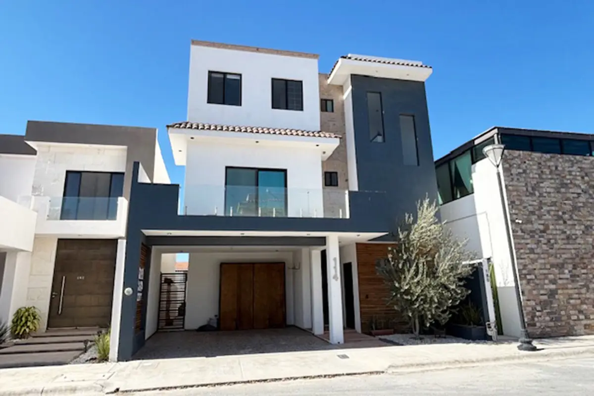 Casa en venta en Torrealta Residencial, Saltillo — foto 1 de 23
