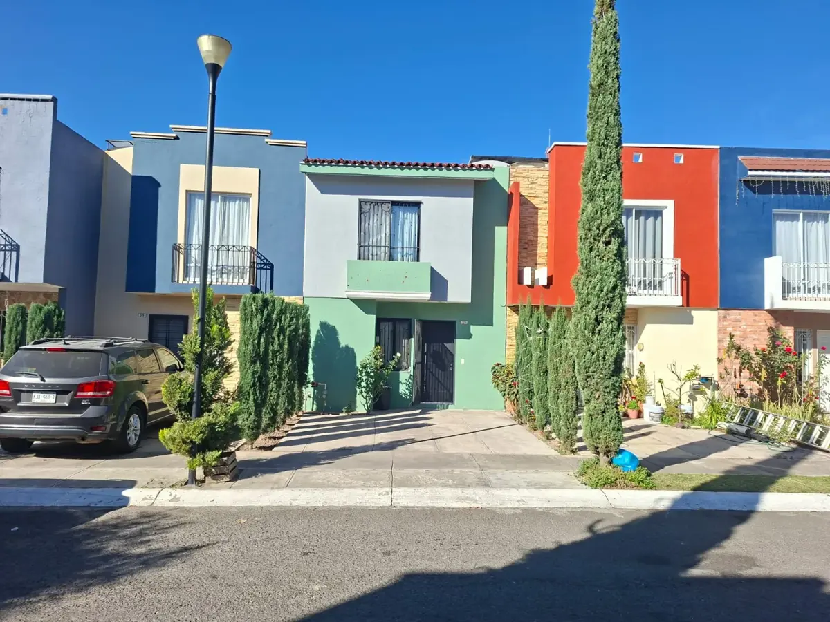 Casa en venta en Parques de Tesistán, Zapopan — foto 1 de 22