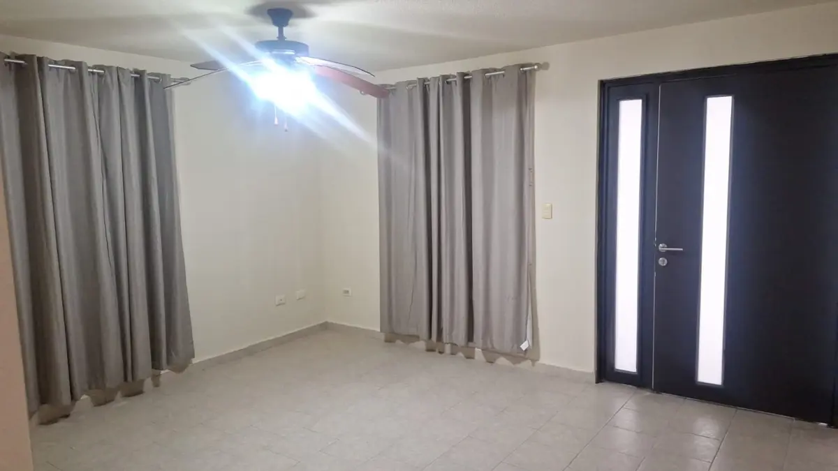 Casa en renta en Misión de Anáhuac, General Escobedo — foto 1 de 10