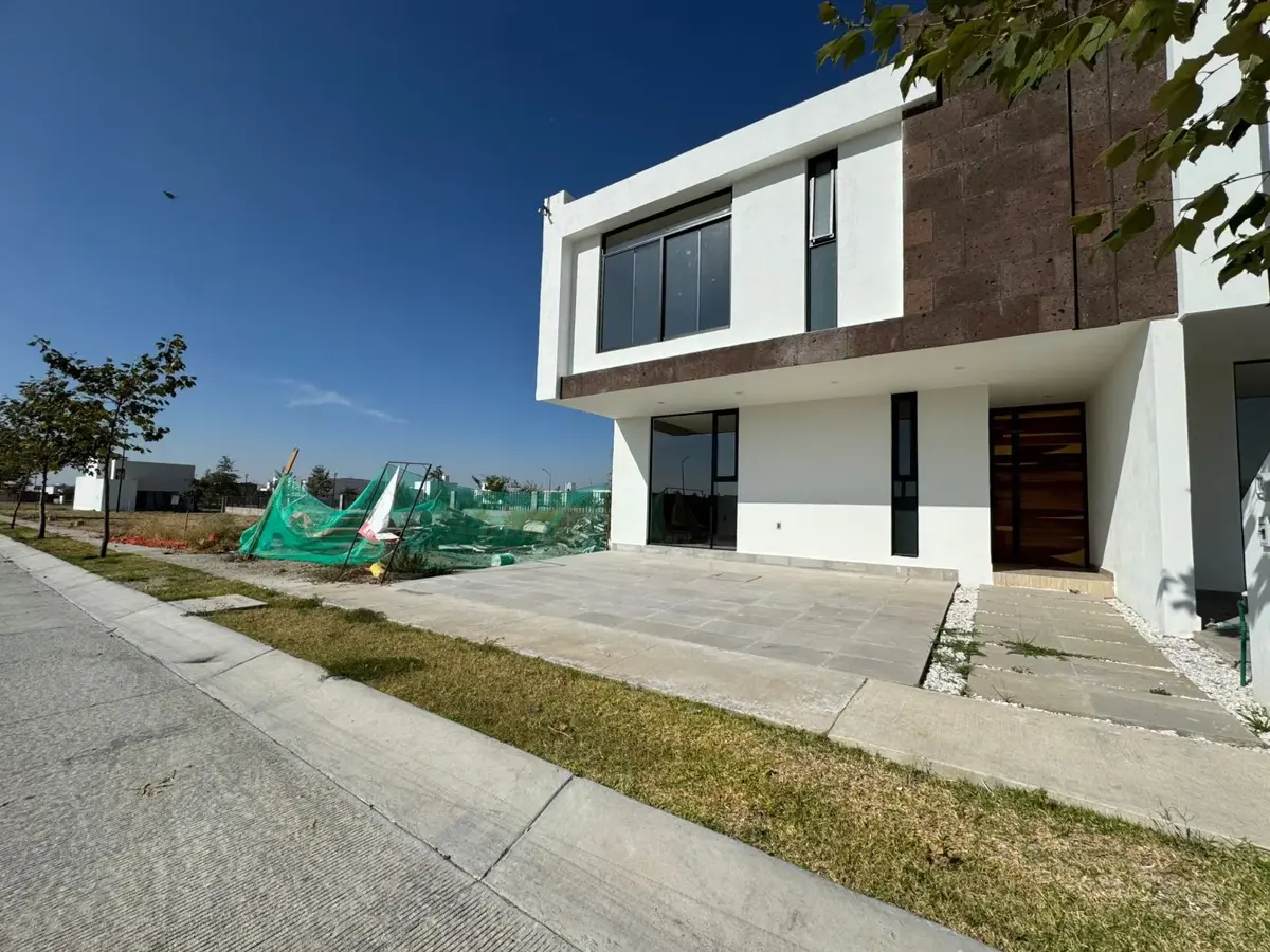 Casa en venta en Hacienda Santa Fe, León — foto 1 de 16