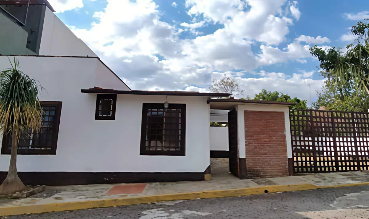 Casa en venta en Lomas del Jardin, San Andrés Huayapam — foto 1 de 13