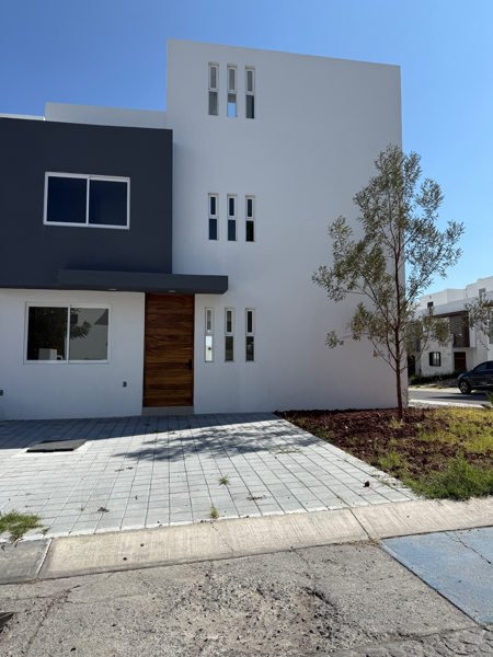 Vendo casa nueva Grand Juriquilla Vendo casa nueva Grand Juriquilla