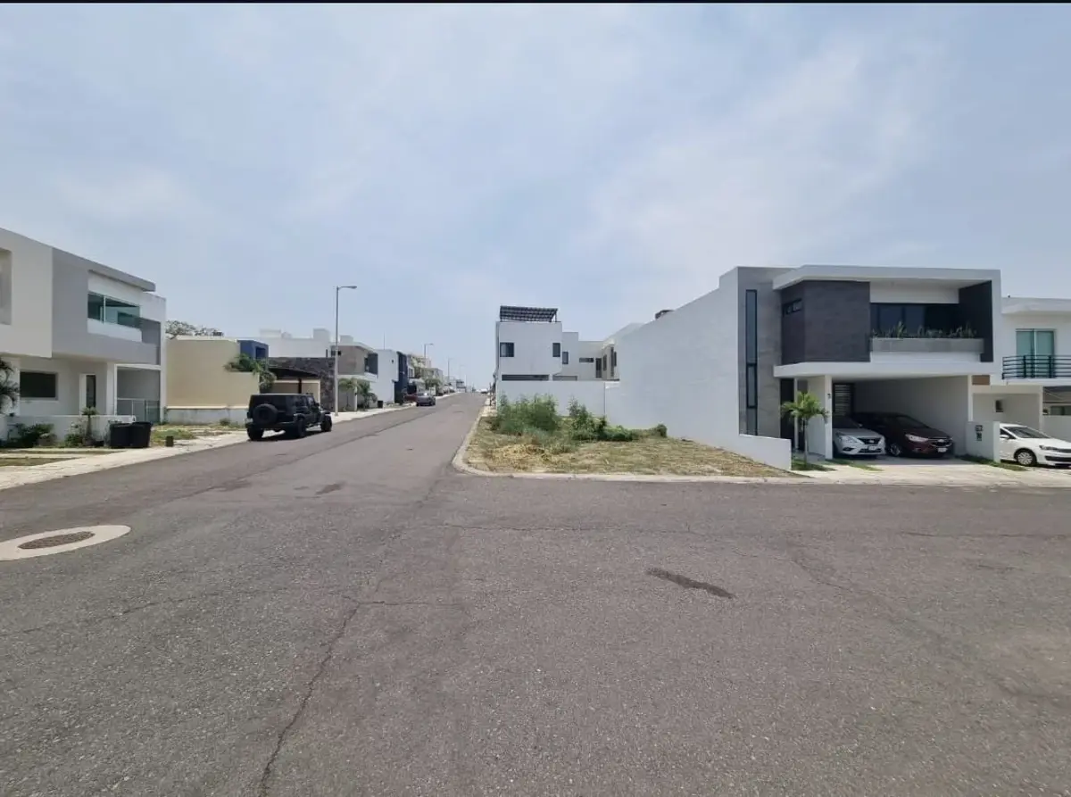 Terreno en venta en Lomas de la Rioja, Alvarado — foto 1 de 7
