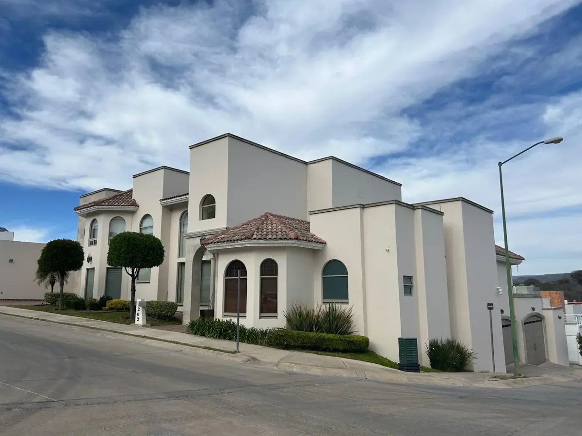 Casa en venta en Porta Fontana, León — foto 1 de 19