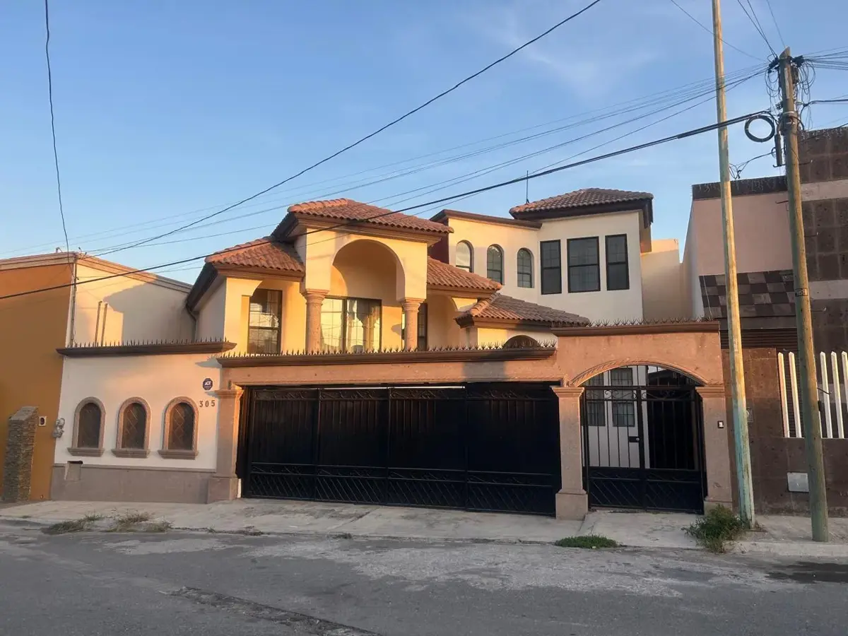 Casa en venta en Los Pinos, Saltillo — foto 1 de 9