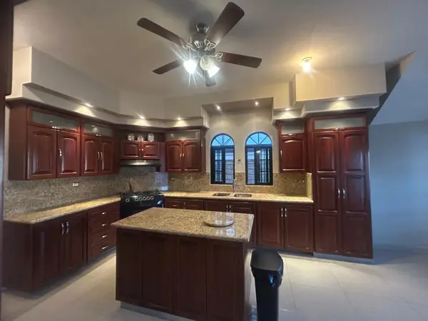 Casa en venta en Los Pinos, Saltillo — foto 3 de 9