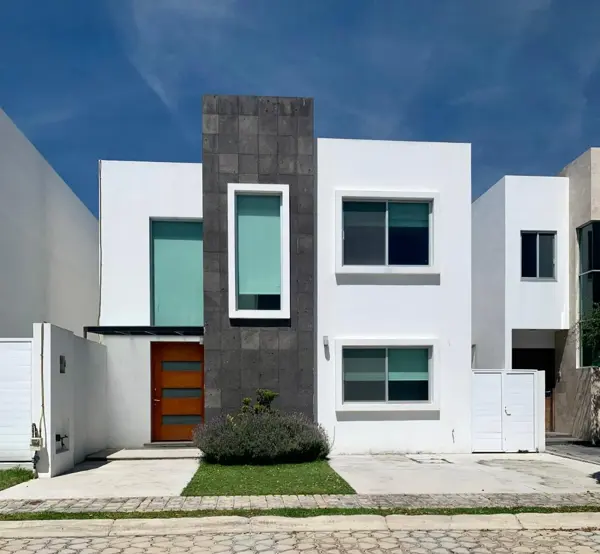 CASA en VENTA en Parque Guanajuato Cascatta, con oficina o Recamara en Planta Baja