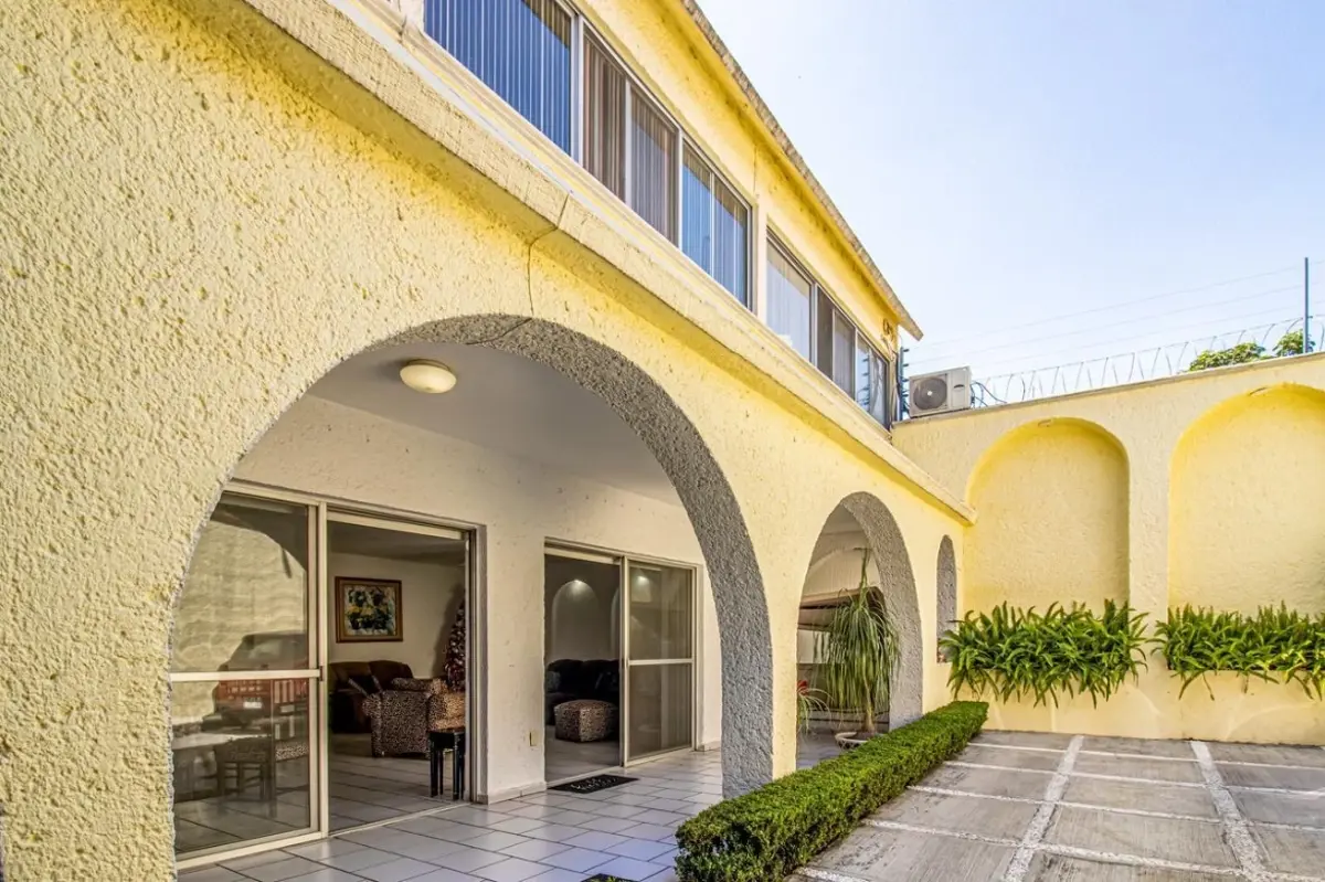 Casa en venta en Cuernavaca Centro, Cuernavaca — foto 1 de 23