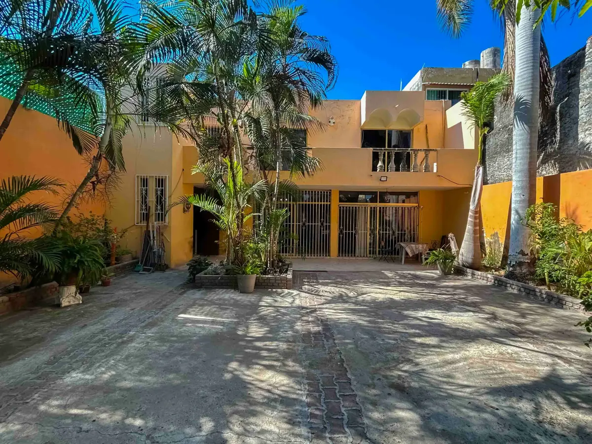 Casa en venta en Mazatlán Centro, Mazatlán — foto 1 de 59