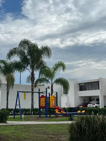Casa en venta con opción a renta en Fraccionamiento Altania, Villa de Pozos