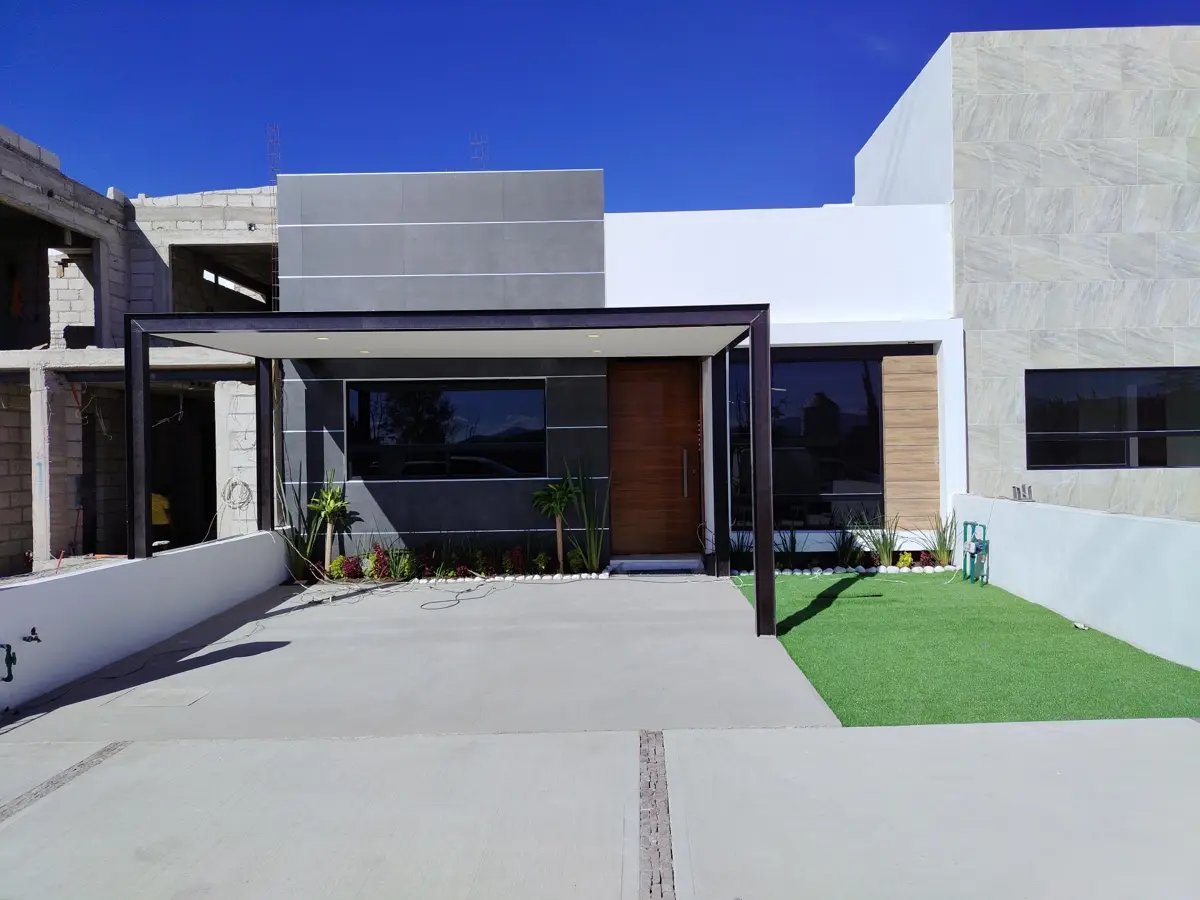 Casa en venta en Cañadas del Arroyo, Corregidora — foto 1 de 35