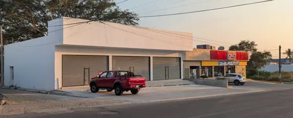 Local comercial Avenida Ayuntamiento Alfredo V Bonfil. Villa de Álvarez, Colima