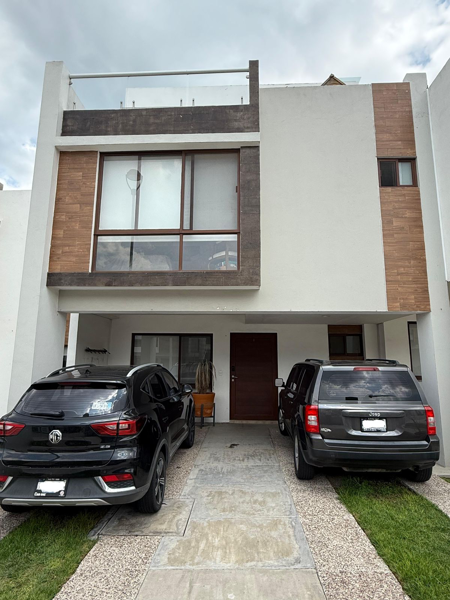 Hermosa Casa en Venta muy cerca de la universidad Anahuac