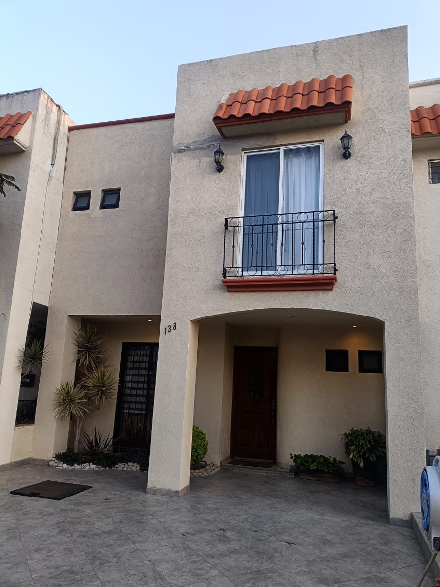 Casa en renta en Hacienda las Flores, Irapuato — foto 1 de 28