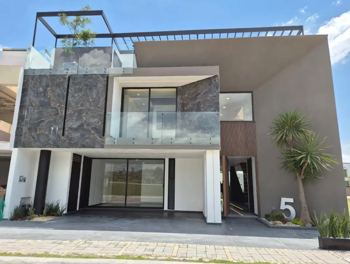 Casa en venta en Lomas de Angelópolis, Ocoyucan — foto 1 de 34