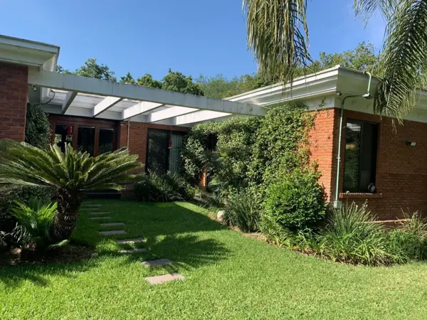 Casa en Venta en Del Valle, San Pedro Garza García, Nuevo León 1