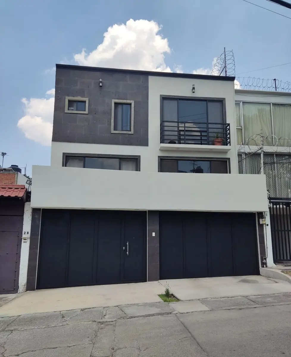 Casa en venta en Ciudad Satelite, Naucalpan de Juárez — foto 1 de 10