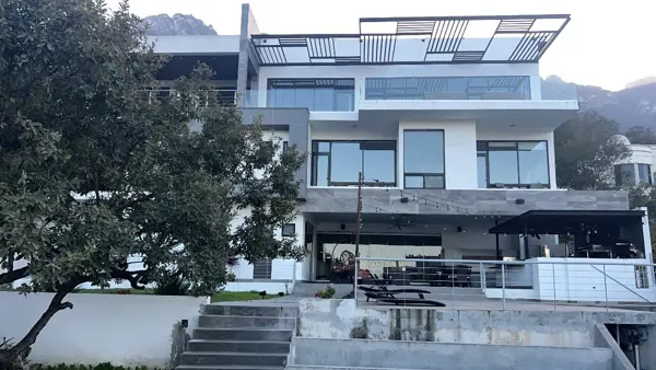 Casa en Venta en Valle de San Ángel Sect Español, San Pedro Garza García, Nuevo León 1