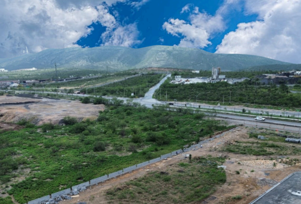 Terreno en Venta en Hacienda el Palmar, Santa Catarina, Nuevo León 1