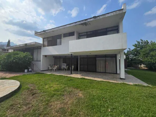 Casa en Venta en Mitras Sur, Monterrey, Nuevo León 1