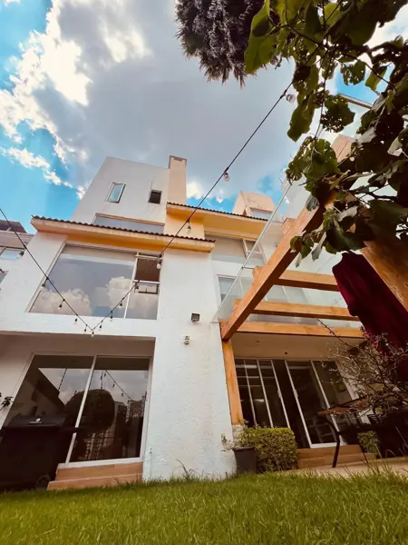 Casa en Venta en Hacienda de las Palmas, Huixquilucan, México 2