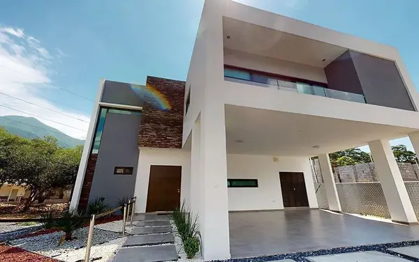 Casa en Venta en El Uro, Monterrey, Nuevo León 1