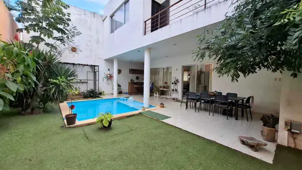 Casa en venta amueblada a pocos metros de la Avenida Garcia Lavin en Mérida
