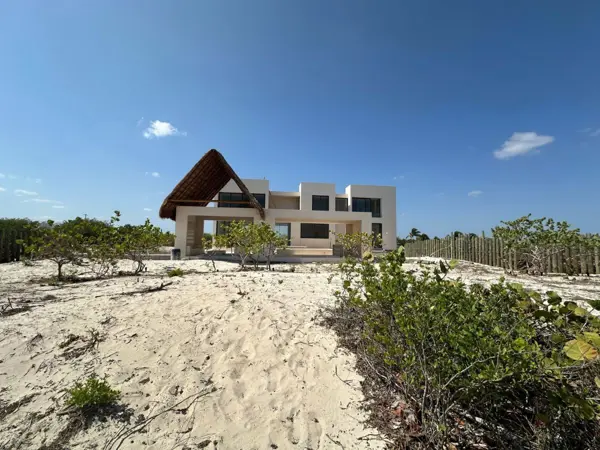 Casa en venta frente al mar en san crisanto merida yucatan — foto 1 de 21