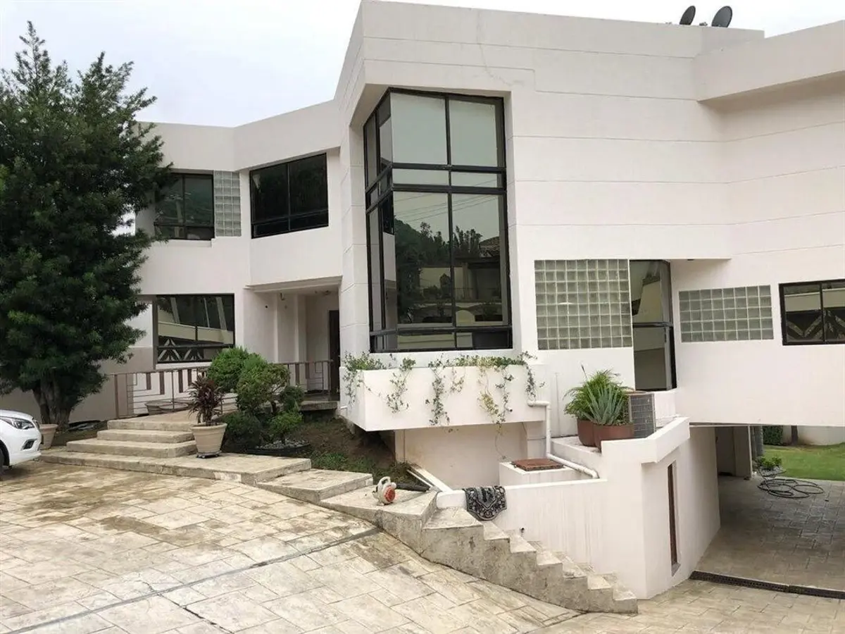 Casa en venta en Contry la Escondida, Guadalupe — foto 1 de 43