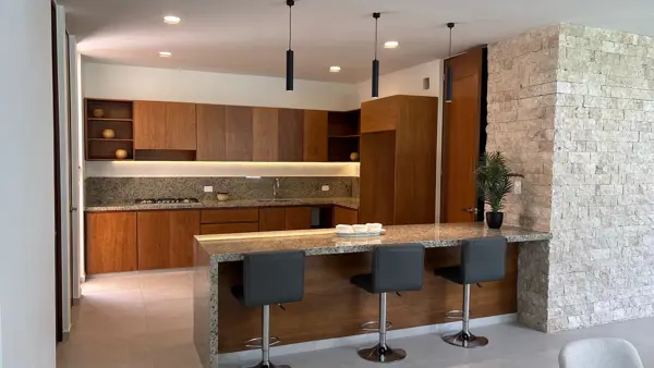 casa en venta dentro de privada con amenidades al norte de merida