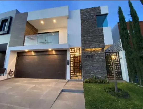 CASA EN VENTA EN FRACC LA RIOJA